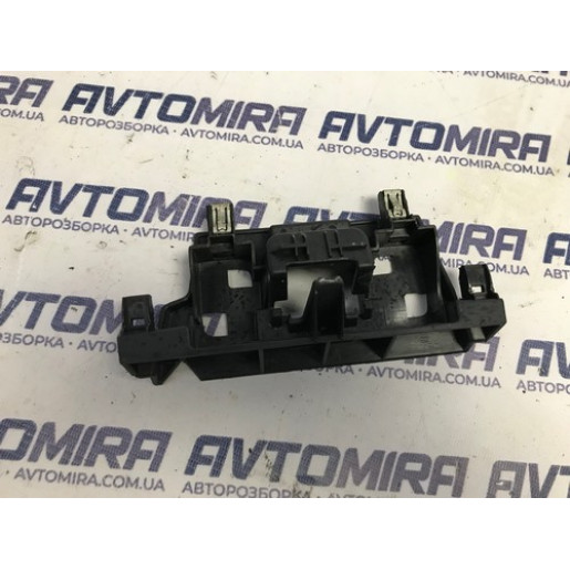 Кронштейн торпедо Peugeot 308 2013-2021 9801835677
